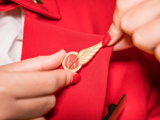 Airline cabin crew to join NHS Nightingale carers 
